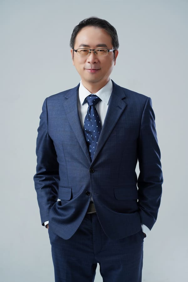 AI 行銷實戰講師吳金融形象照